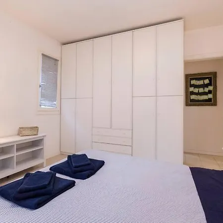 Quiet Flat With Private Free Garage Outside Ztl Apartment Bologna